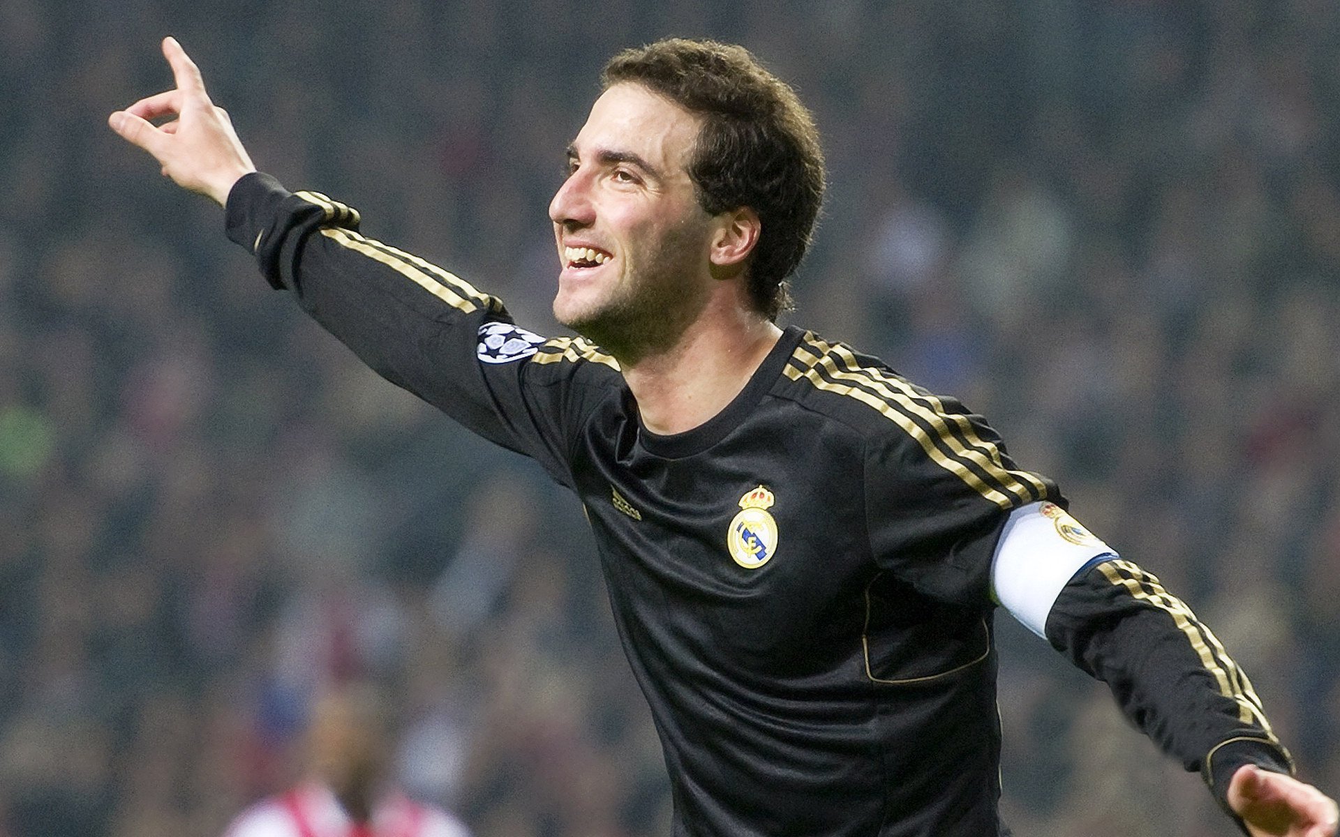 楚阿梅尼的制胜弧线，当比利时黄金一代的余晖照亮芬兰的钢铁防线