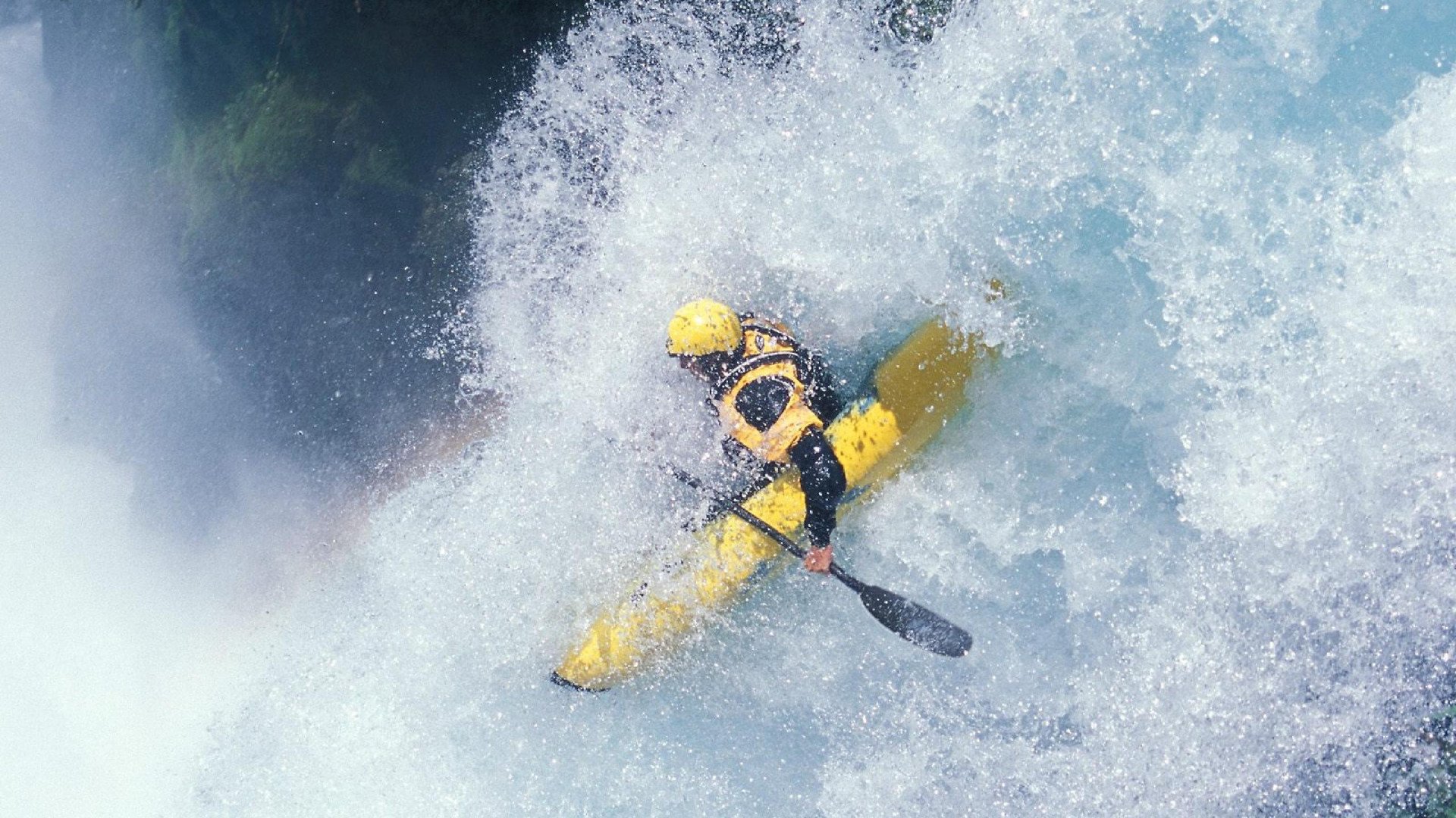 开云体育入口-当足球心脏在F1赛道狂飙，阿圭罗如何用左脚接管一场钢铁风暴