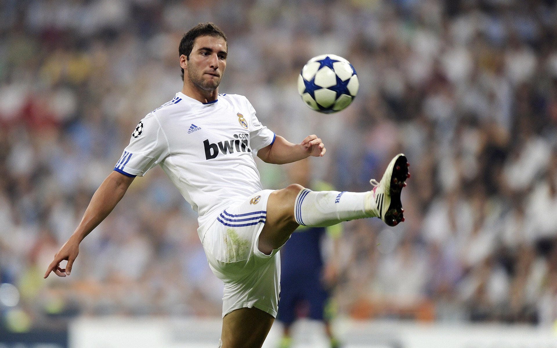 杰伦格林进攻端无人可挡，骑士关键战突围深圳队，当个人英雄主义撞碎集体铁壁